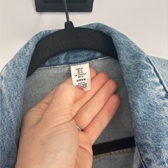 H&M &Denim 90's Style Button Denim Jacket - Picture 10 of 11